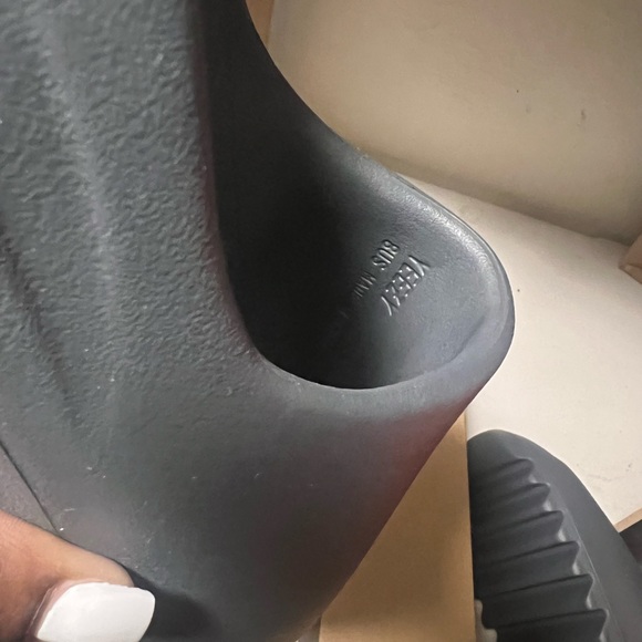 Yeezy slides size 8 Slate Grey - Picture 8 of 11